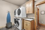 Woods & Irons Lodge, Separate Laundry Room with 2 Washers and 2 Dryers